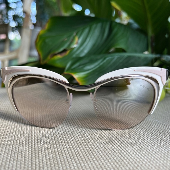 PRADA 0PR610S WOMEN’S CLASSIC CREME/SILVER CAT EYE SUNGLASSES/NEW main image 4